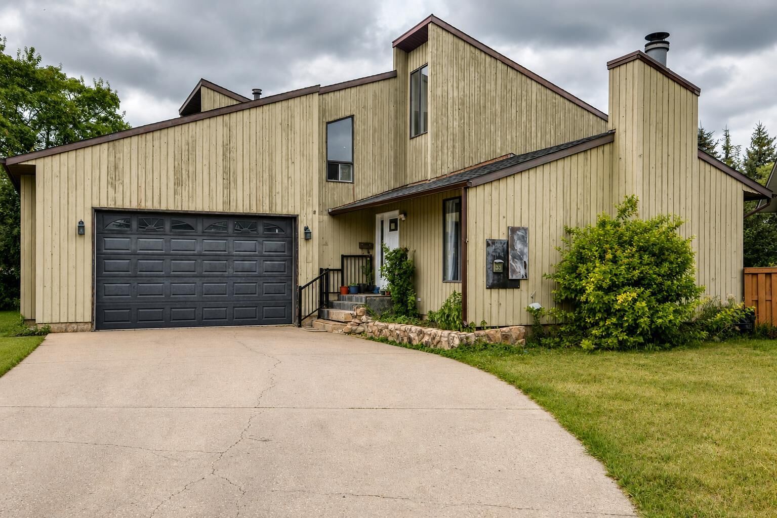 Property Photo: 55 Pineland Close NE AB T1Y 3H2