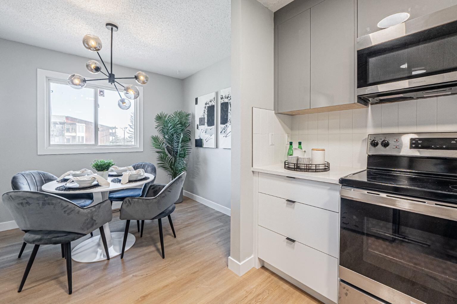 Property Photo: 919 38 Street NE 602 AB T2A 6E1