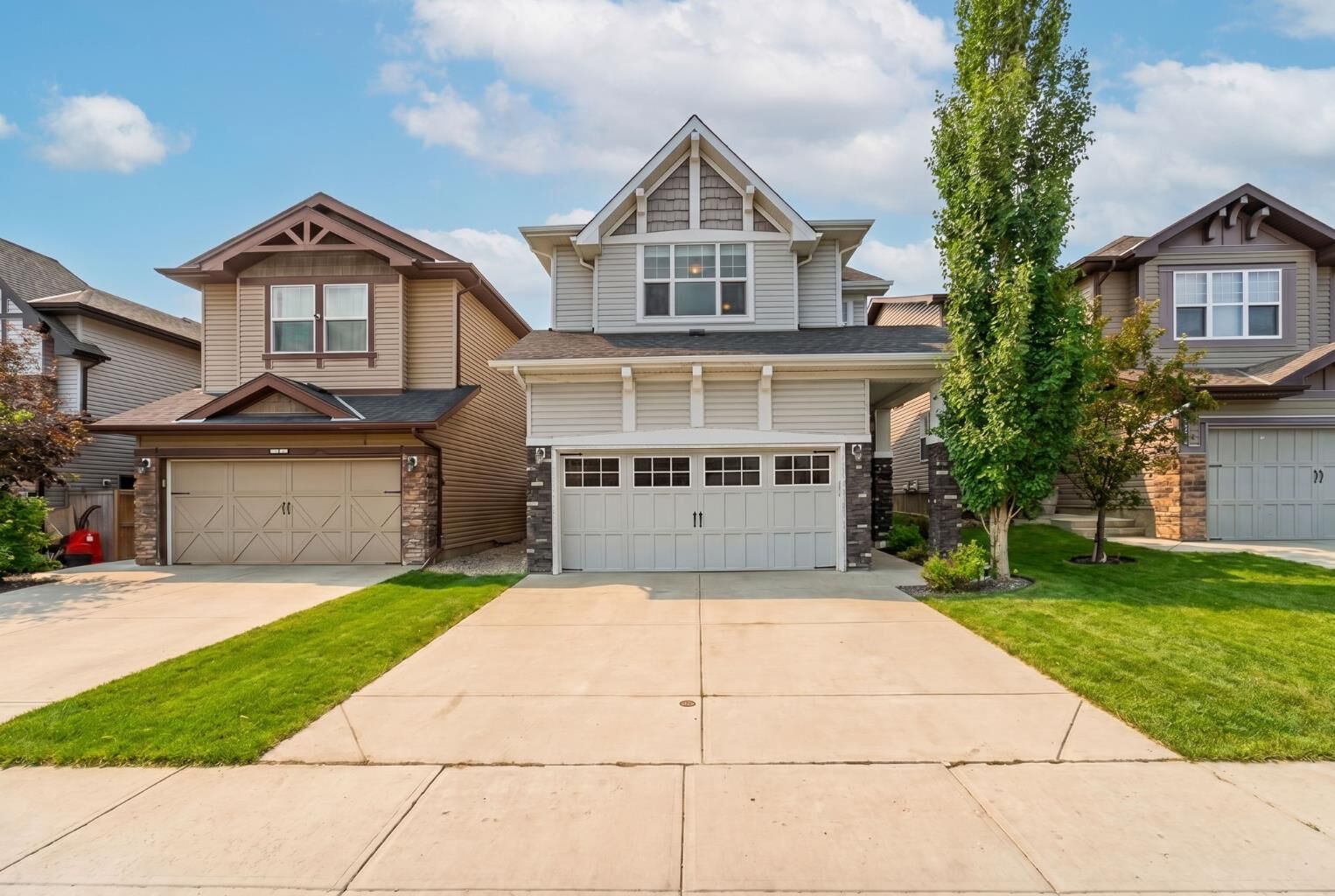Property Photo: 174 Morningside Circle SW AB T4B 0X4