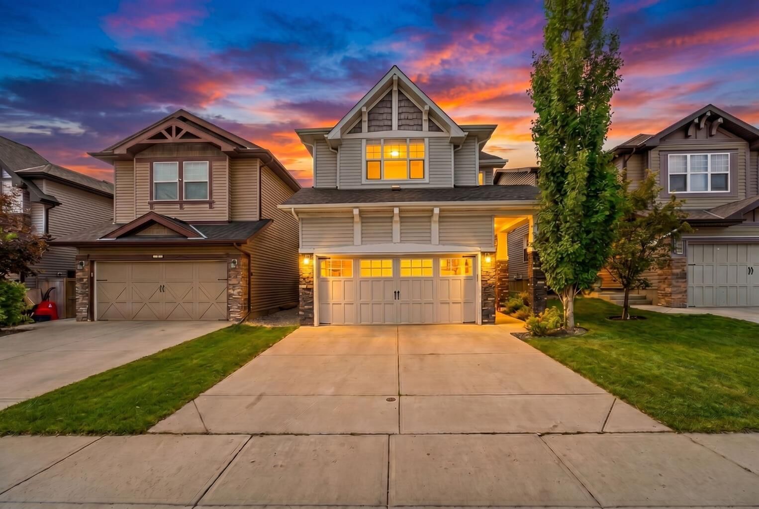 Property Photo:  174 Morningside Circle SW  AB T4B 0X4 