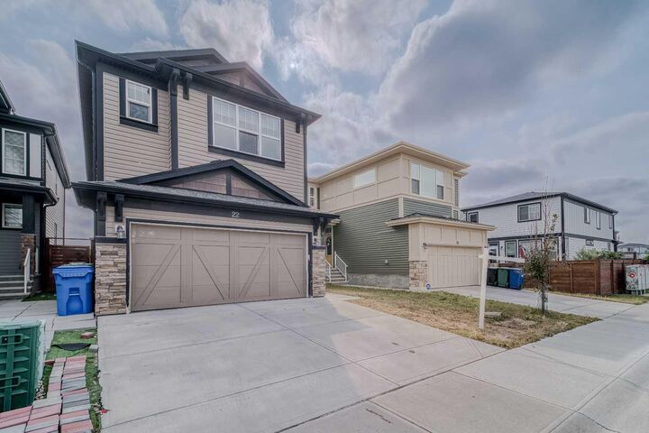 Property Photo:  22 Sage Bluff Heights NW  AB T3R 0X9 