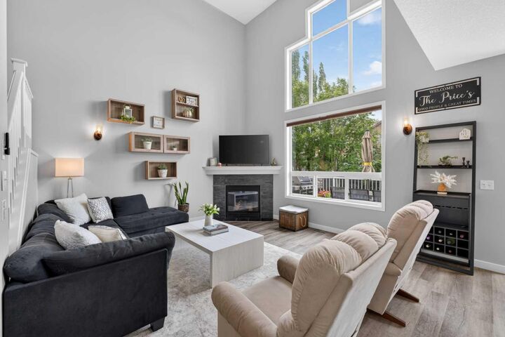 Property Photo: 21 Morningside Bay SW AB T4B 0K6