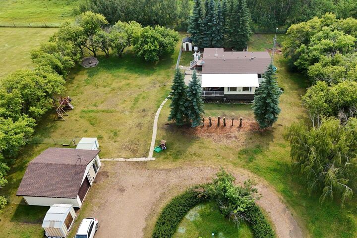 Property Photo: 20319 Township Road 382 AB T0C 2L0