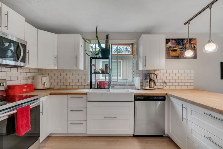 Property Photo: 431 37 Street SW AB T3C 1R7