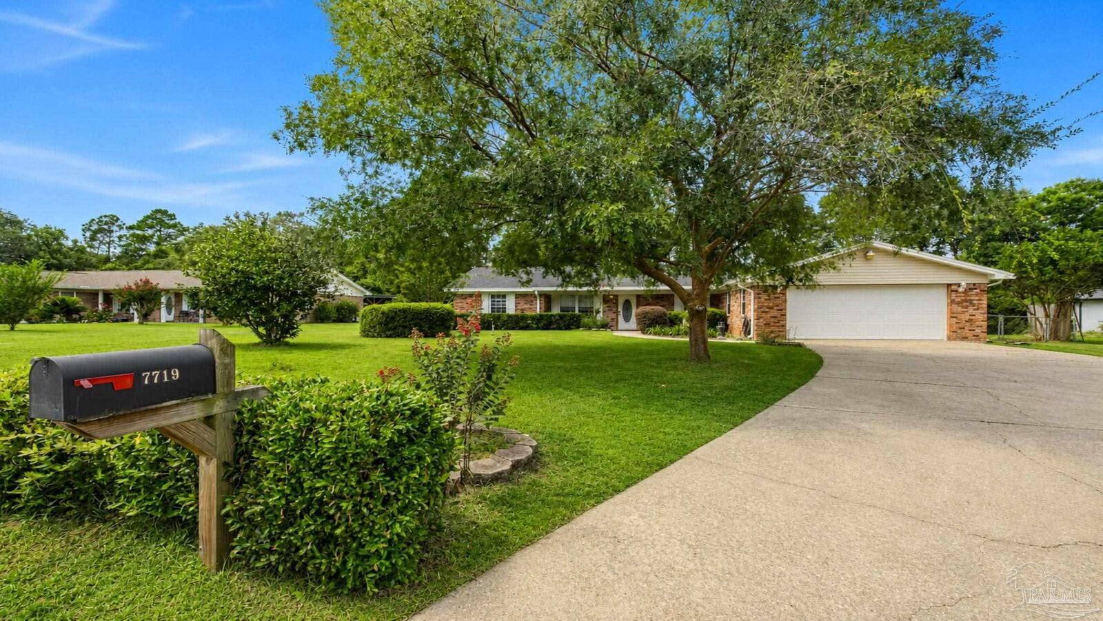 Property Photo: 7719 Brandywood Dr FL 32526