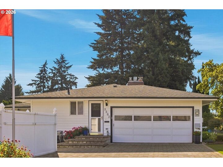 Property Photo:  3562 SE Cedar St  OR 97123 