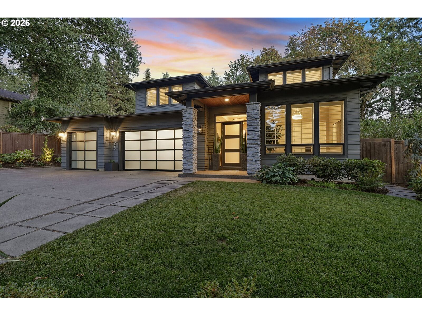 Property Photo: 1620 Fernwood Dr OR 97034