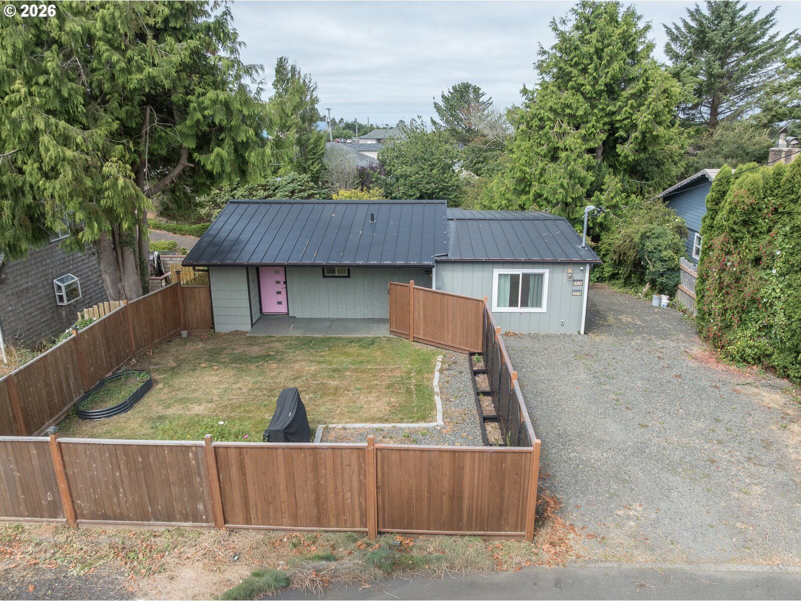 Property Photo: 317 NE Benton St OR 97365