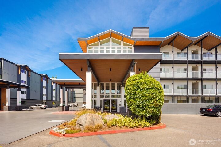 Property Photo:  2501  Canterbury Lane E 320  WA 98112 