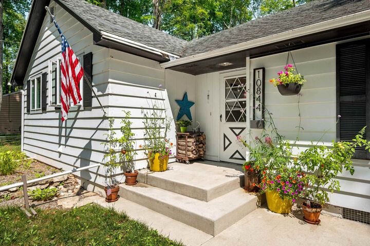 Property Photo: 10844 N Spring Road WI 54234