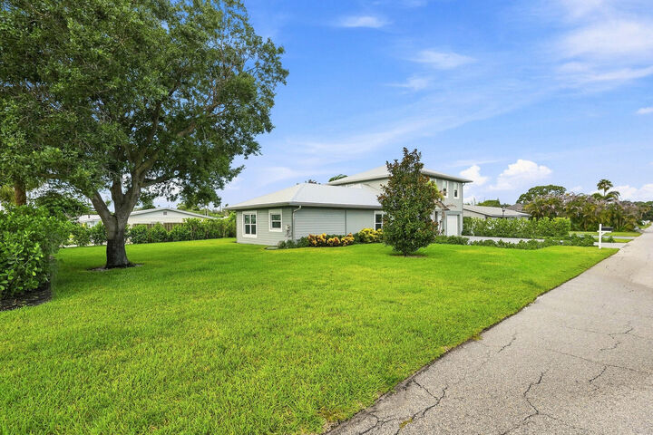 Property Photo:  1176 Terrace Way  FL 34957 
