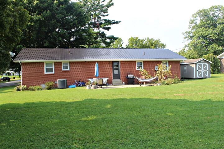 Property Photo:  226 Lawson Street  KY 42171 