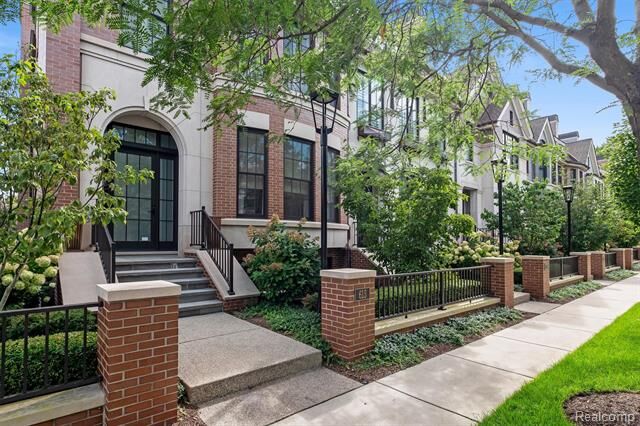 Property Photo: 615 W Brown Street MI 48009