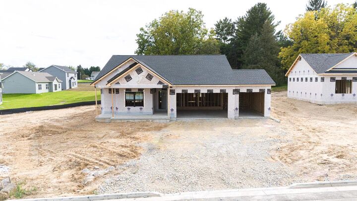 Property Photo: 507 Ridge Court WI 53576
