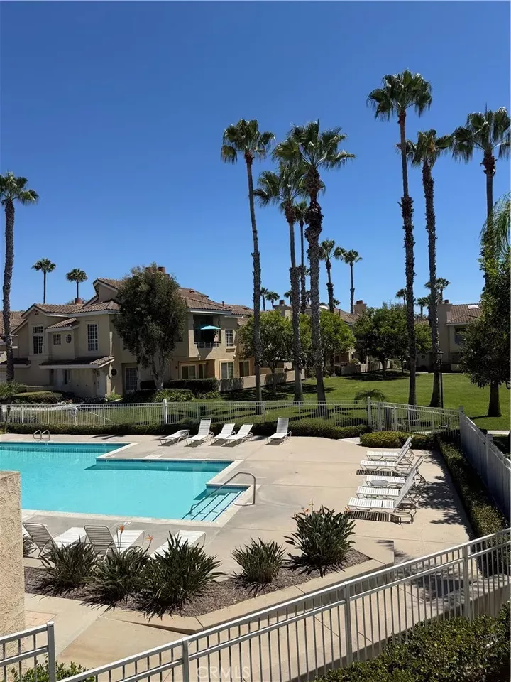 Property Photo:  27874 Via Del Agua  CA 92677 