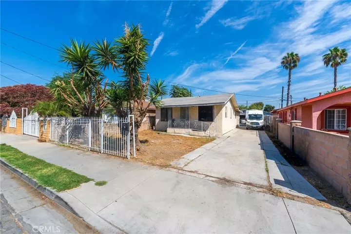 Property Photo:  2521 E 129th  CA 90222 
