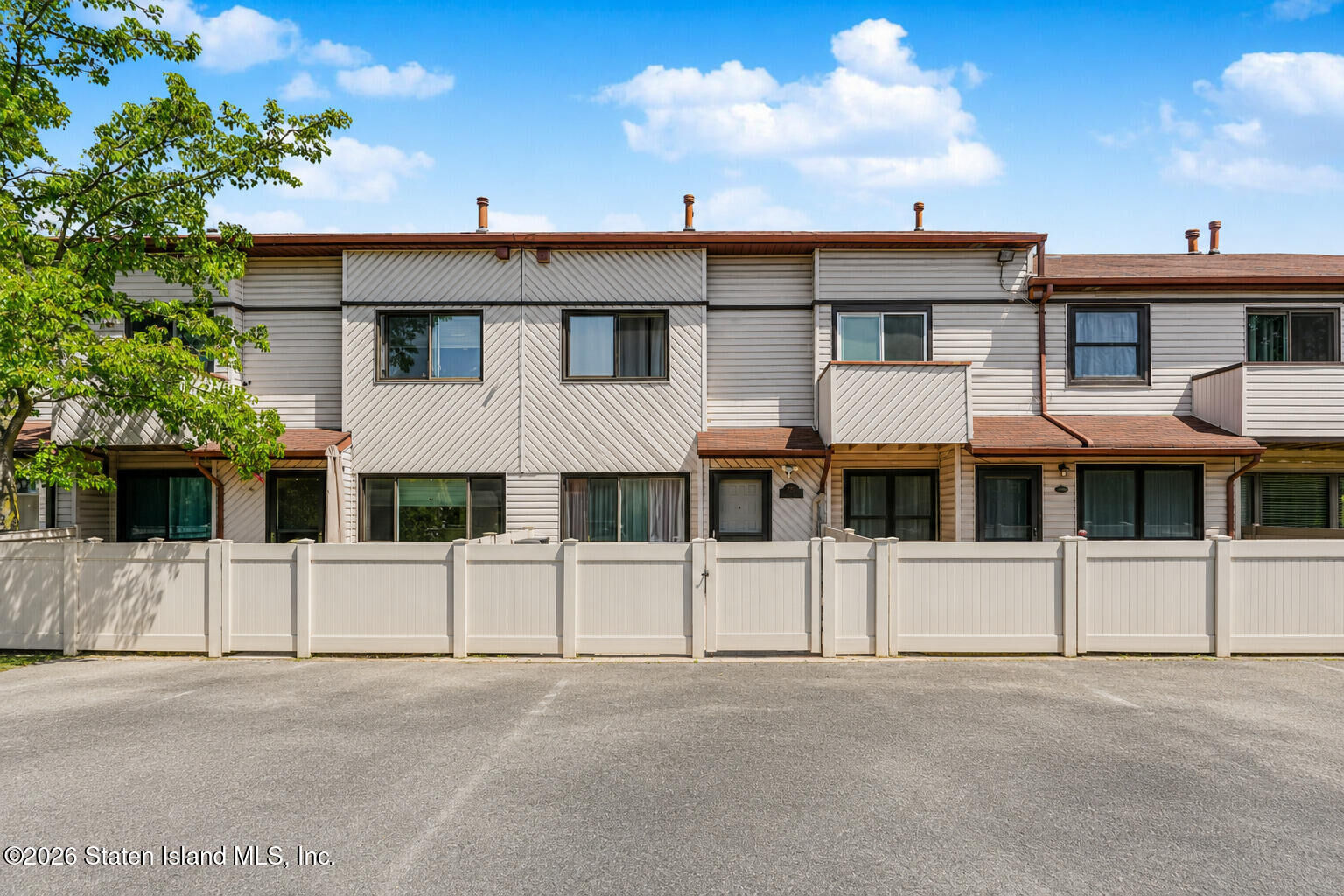 Property Photo:  492 Lisk Avenue A  NY 10303 