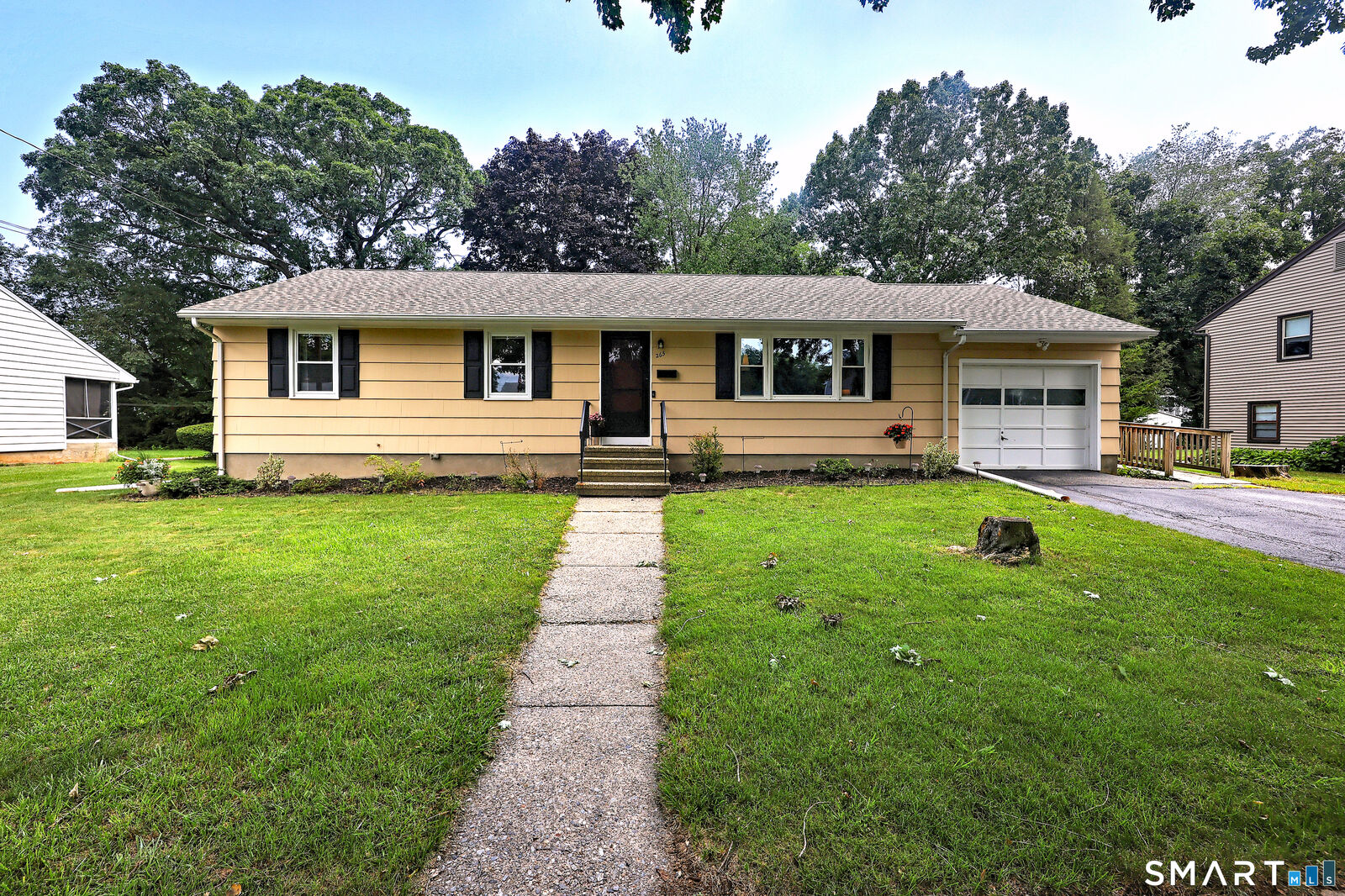Property Photo: 265 Arrowhead Place CT 06614