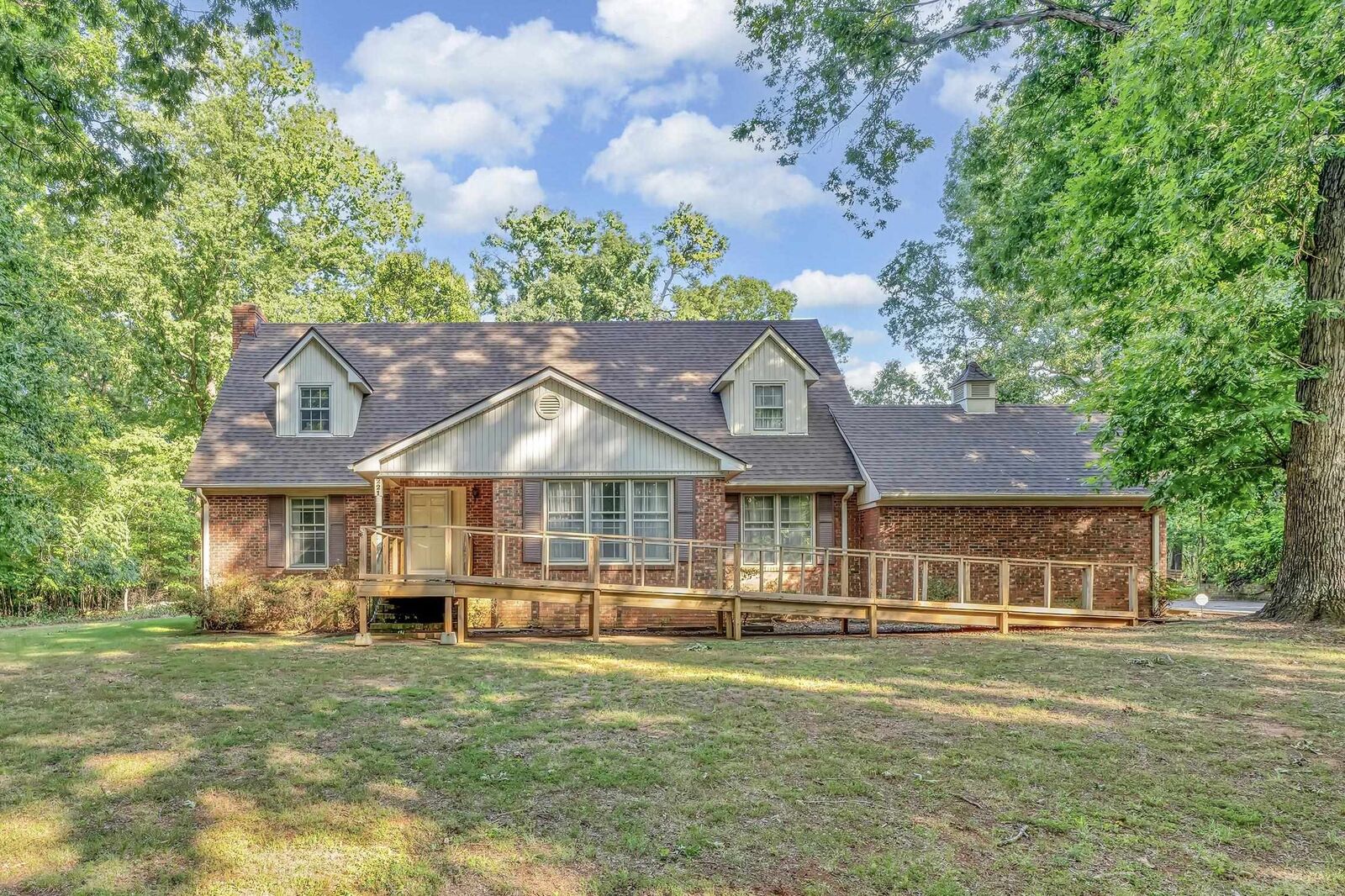 Property Photo: 221 Dairy Ridge Road SC 29302