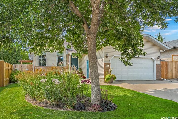 Property Photo:  414 Sumner Lane  SK S7L 7L9 