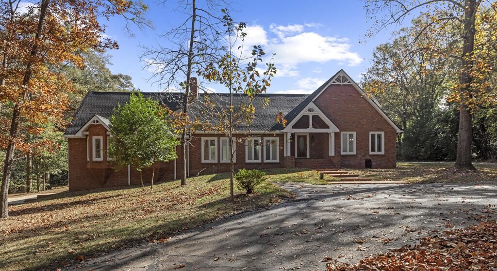 Property Photo: 714 N Shady Lane AL 36303