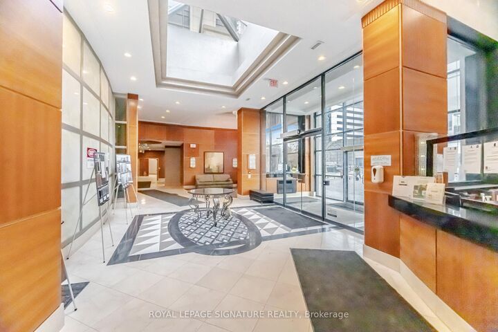 Photo de la propriété:  153 Beecroft Road N Ph109  ON M2N 7C5 