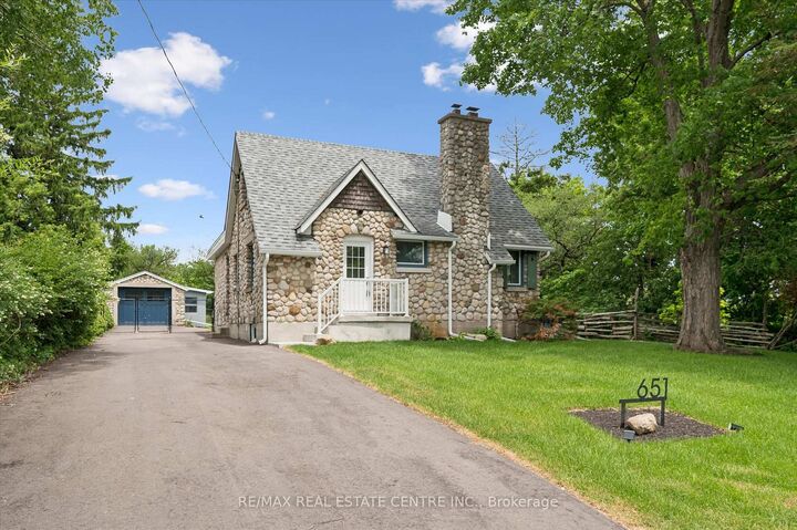 Property Photo:  651 Dundas Street S  ON N1R 5S2 