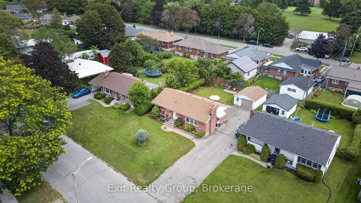 Property Photo:  41 Second Avenue  ON K8V 5M5 