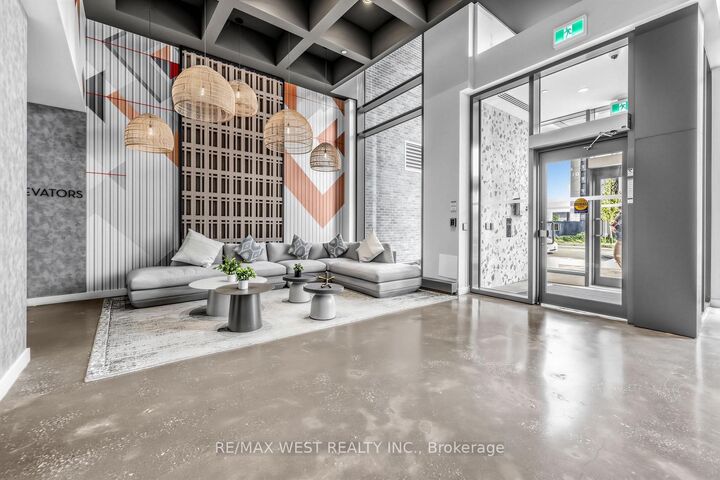 Property Photo:  10 Abeja Street 1516  ON L4K 0R4 