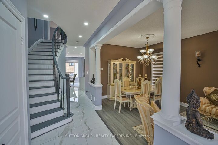 Property Photo: 373 Sunny Meadow Boulevard ON L6R 0G2