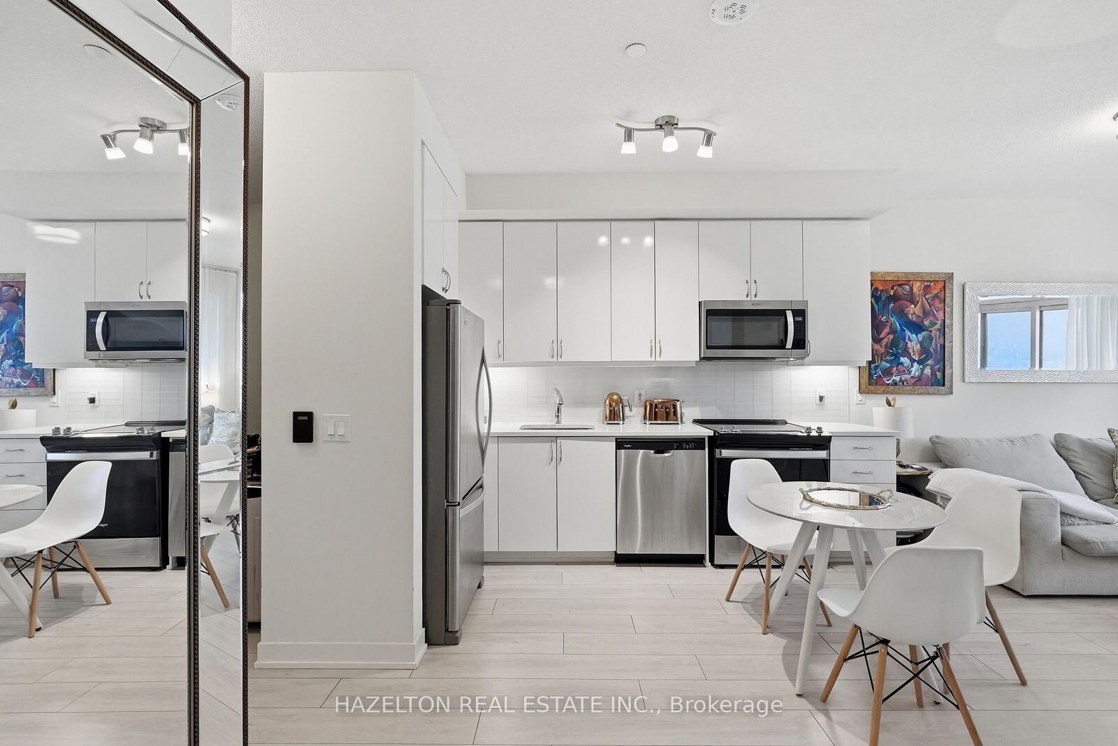 Photo de la propriété: 38 Annie Craig Drive 4201 ON M8V 0G9