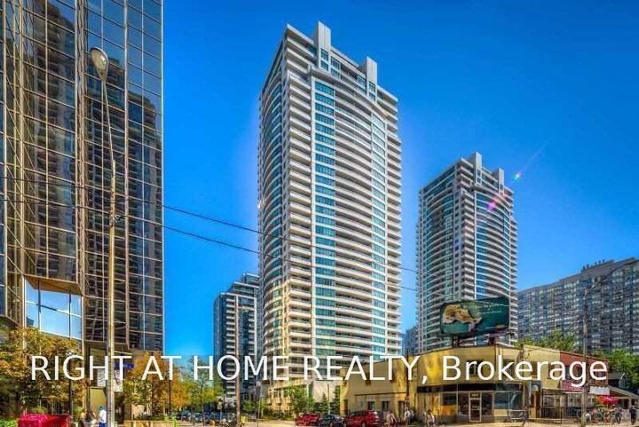 Property Photo: 23 Hollywood Avenue 2501 ON M4L 2K4