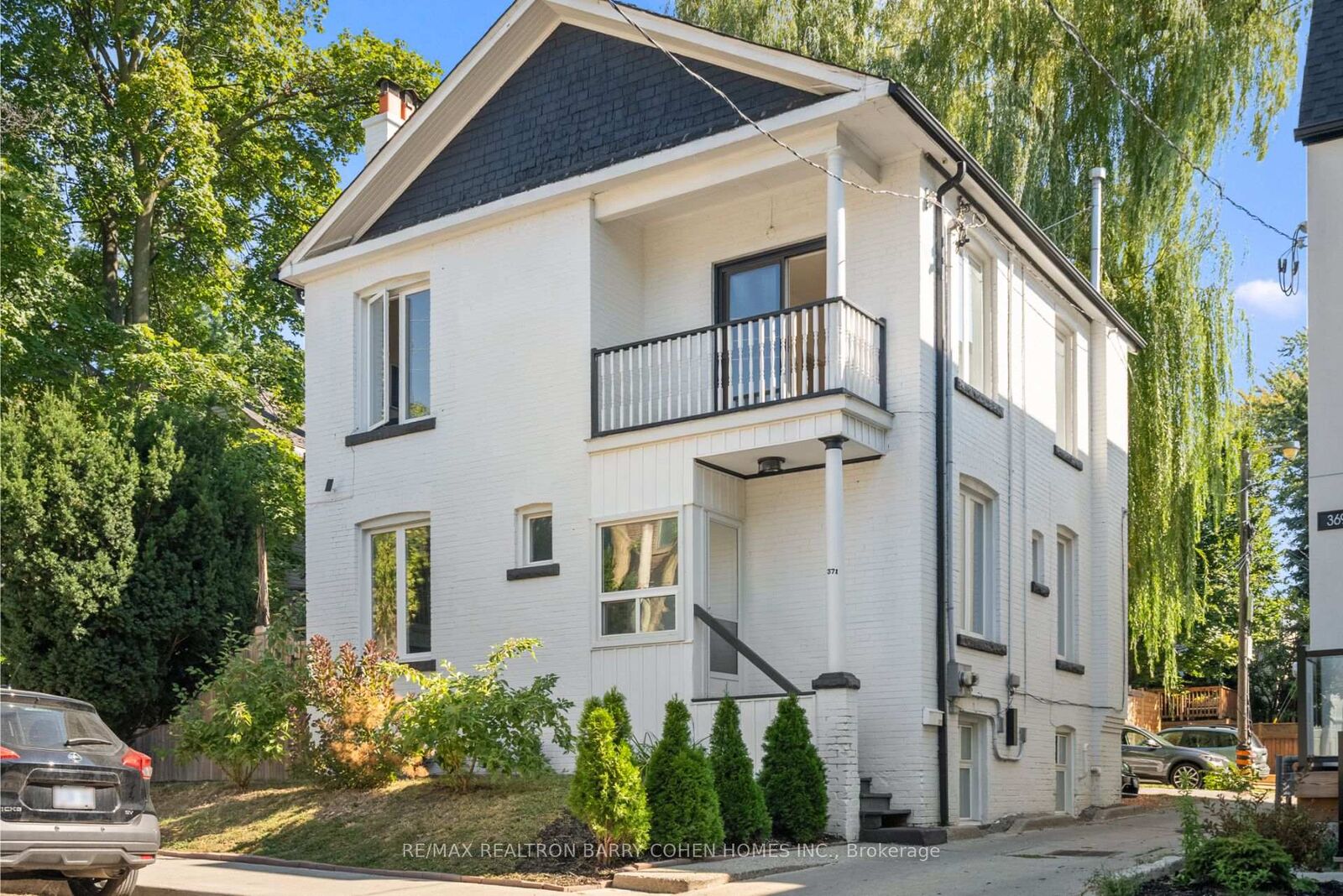 Photo de la propriété:  371 Howland Avenue Upper  ON M5R 3C1 