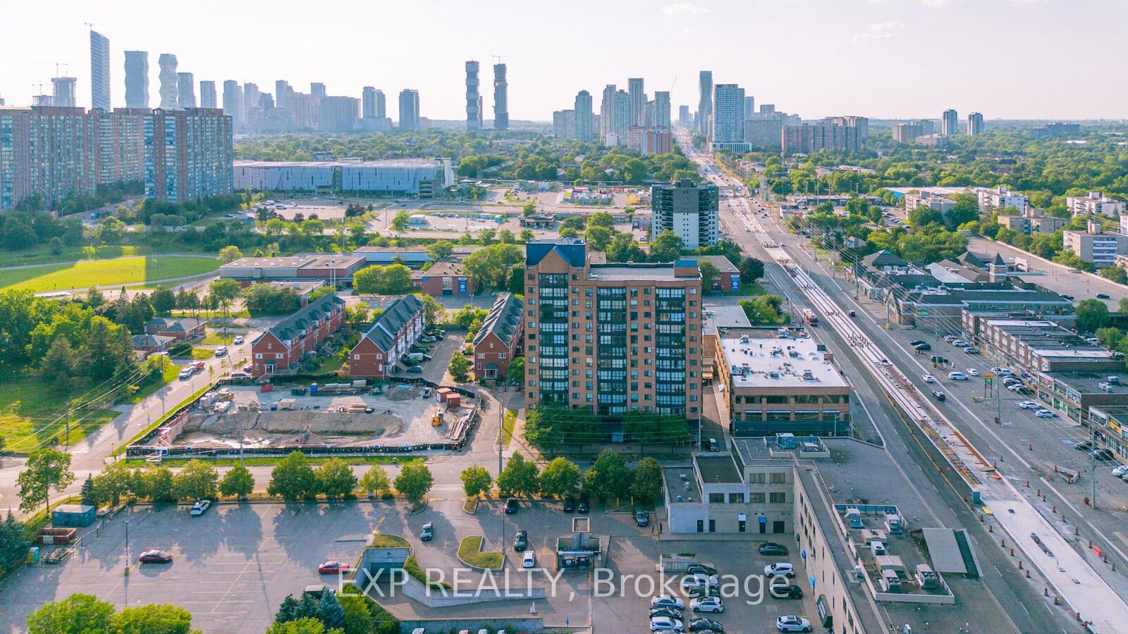 Property Photo:  25 Agnes Street 202  ON L5B 3X7 