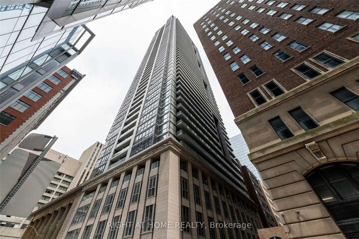 Property Photo:  70 Temperance Street 3805  ON M5H 4E8 