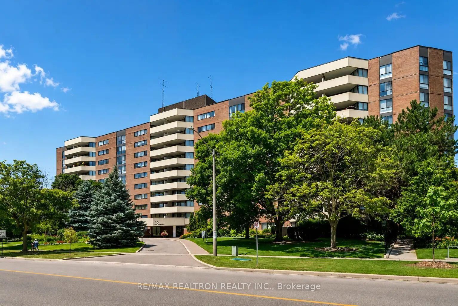 Property Photo:  40 Baif Boulevard S 506  ON L4C 5M9 