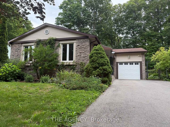 Property Photo:  323 Waratah Avenue  ON L3Y 5J3 