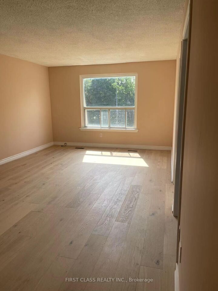 Property Photo:  280 McNicoll Avenue Upper  ON M2H 2C7 
