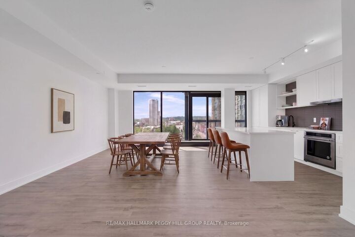 Property Photo: 185 Dunlop Street E 623 ON L4M 0L7