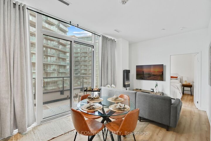 Property Photo:  135 East Liberty Street 714  ON M6K 0G7 
