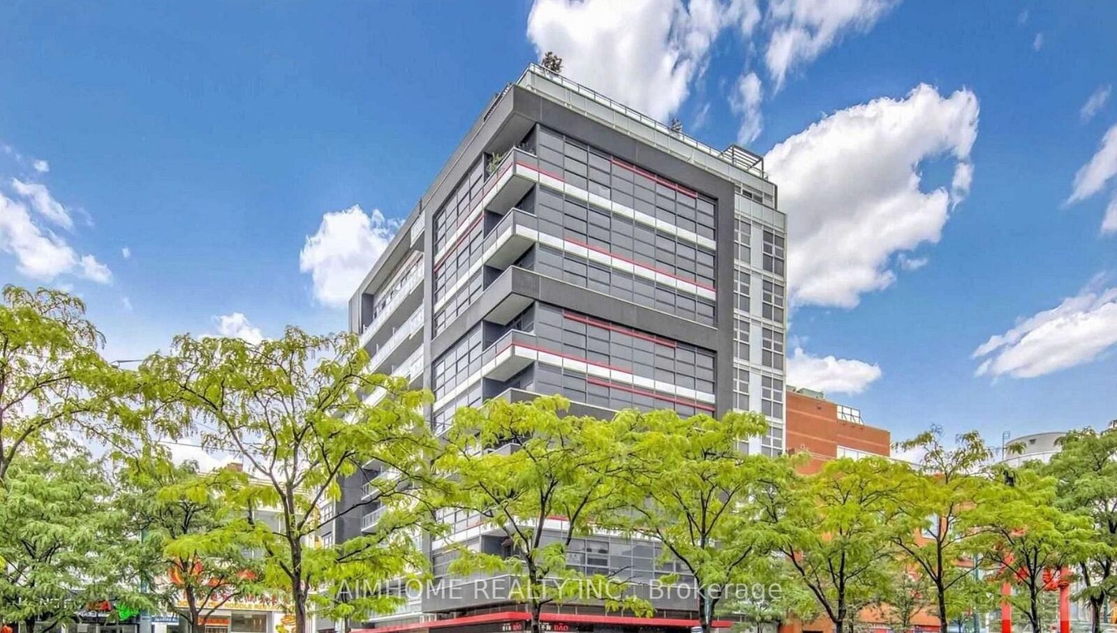 Property Photo: 10 Willison Square 706 ON M5T 2E5