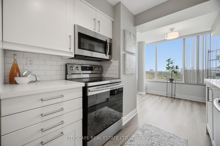Property Photo: 700 Constellation Drive 1105 ON L5R 3G8