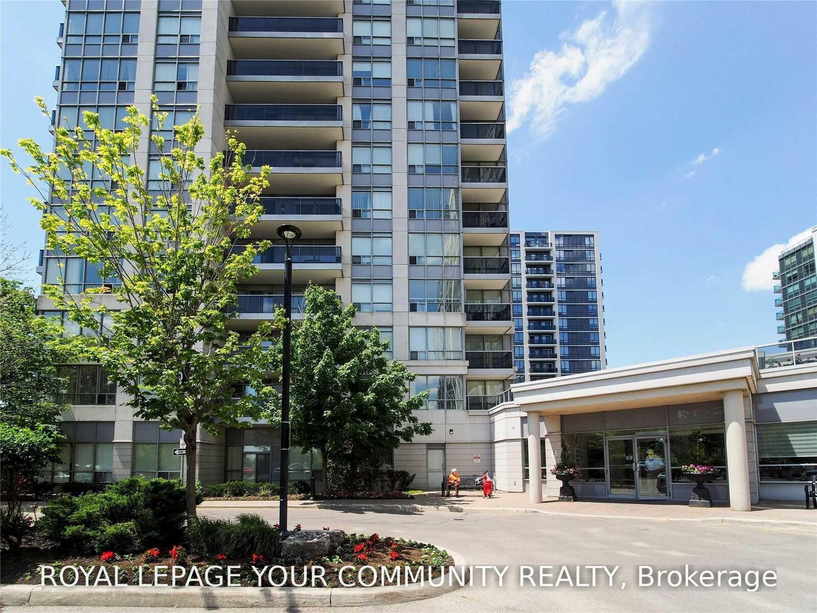 Property Photo: 60 Disera Drive 105 ON L4J 9G1