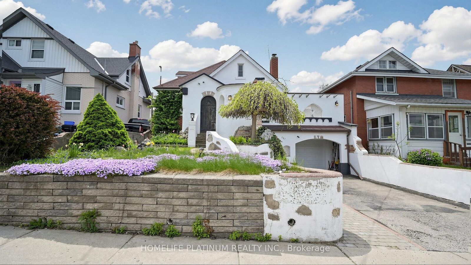 Property Photo:  287 Courtland Avenue E  ON N2G 2V8 