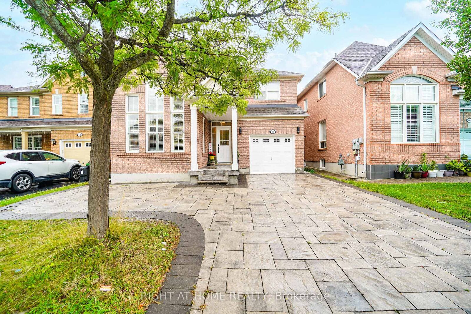 Property Photo: 180 Raponi Circle ON M1X 2C8