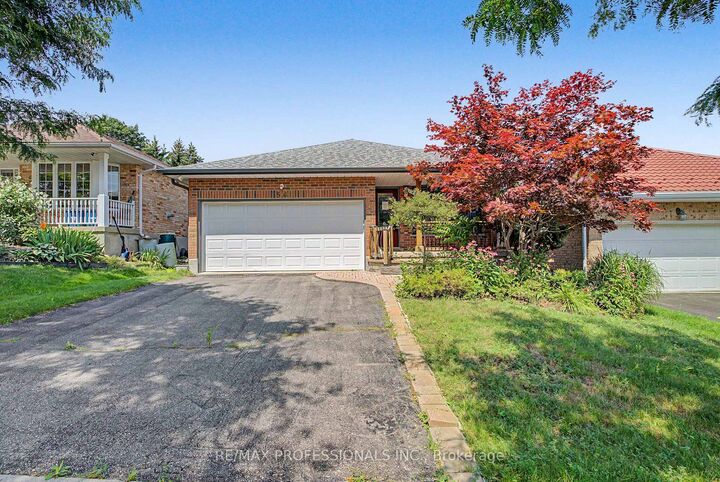 Property Photo:  576 Thorndale Drive  ON N2T 2P9 