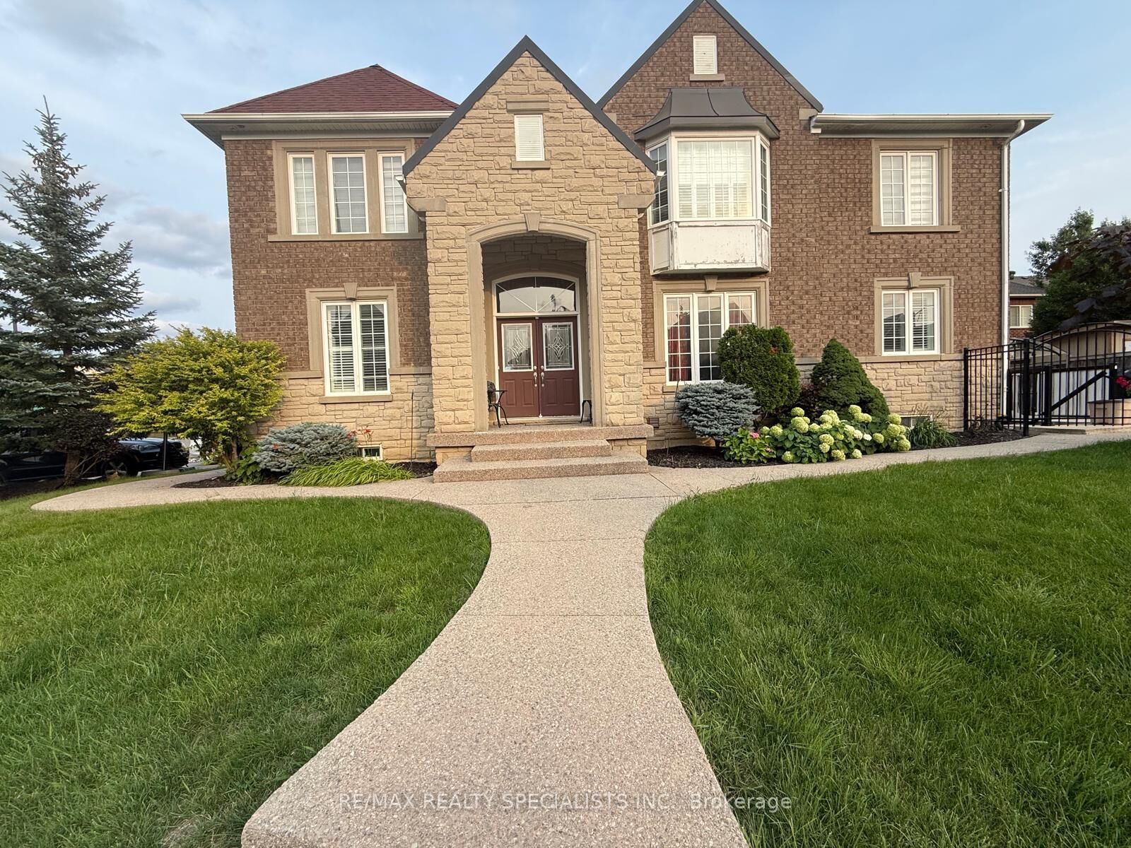 Property Photo: 12 Donherb Crescent ON L7C 1E3