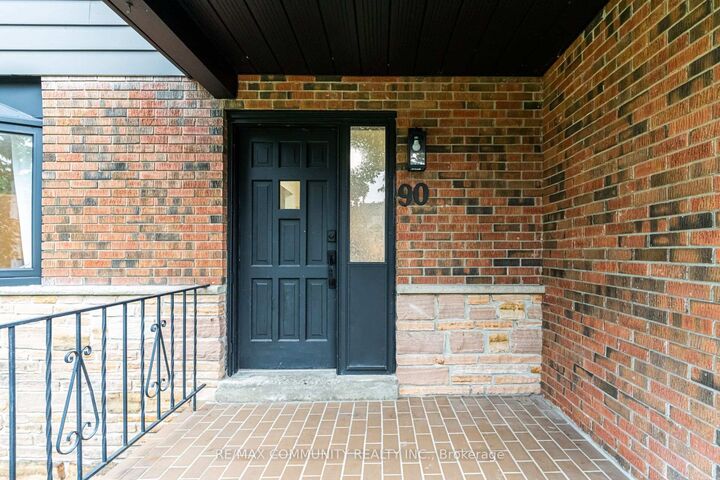 Property Photo:  90 Euclid Avenue  ON M1C 1J9 