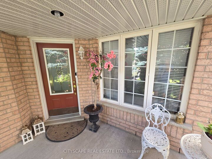 Property Photo: 27 Adler Drive S ON N3C 4J9