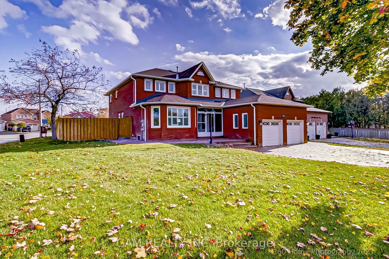 Property Photo:  1721 Village View Place Lower  ON L5M 4A7 